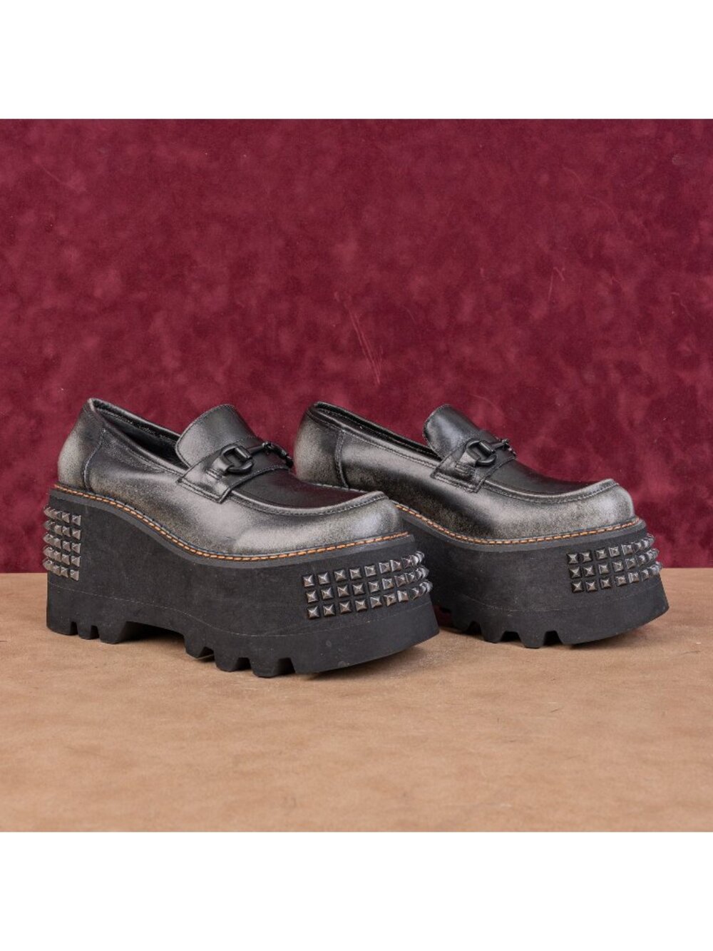 Zigi Women Yaris Studded Platform Goth Distress Black Leather Loafer Sz 10